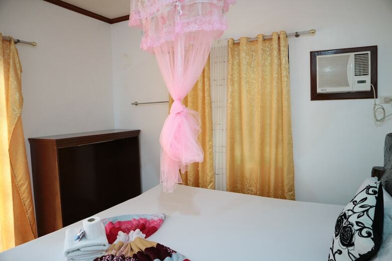 Hotel Sophia's Beach Guest House