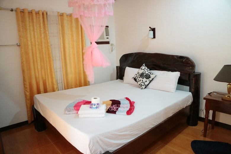 Hotel Sophia's Beach Guest House
