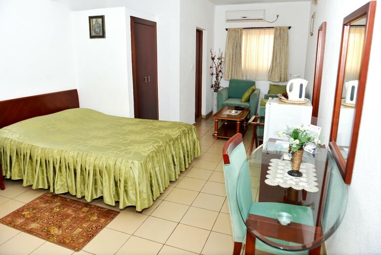 Paradise Hotel
