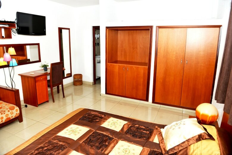 Paradise Hotel