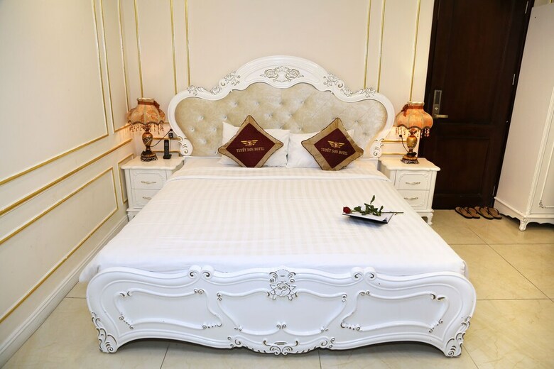 Tuyet Son Hotel