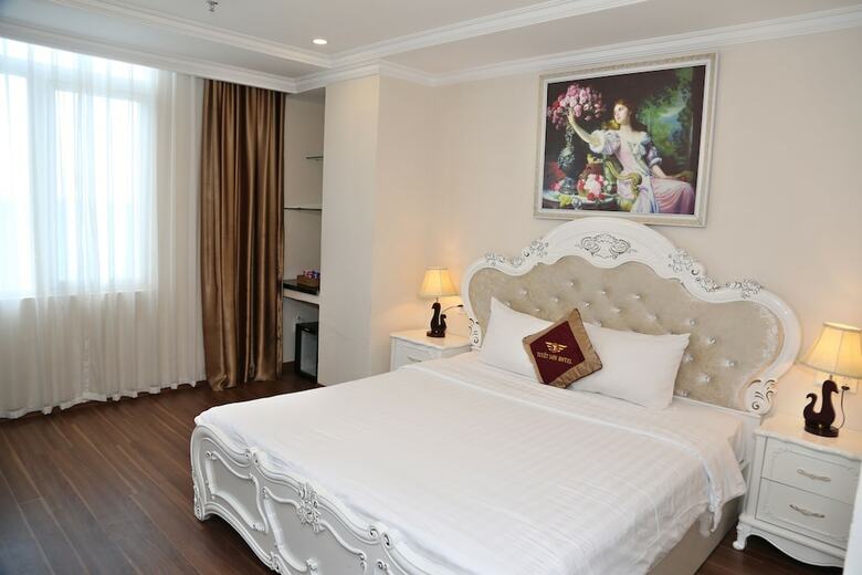 Tuyet Son Hotel