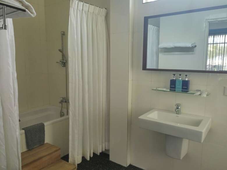 Hotel Azura Beach Resort
