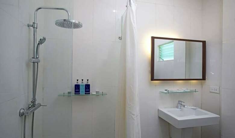 Hotel Azura Beach Resort