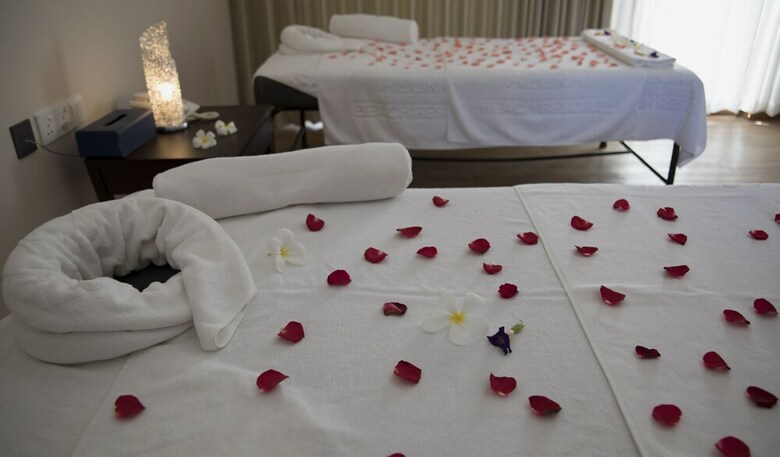 Hotel Azura Beach Resort