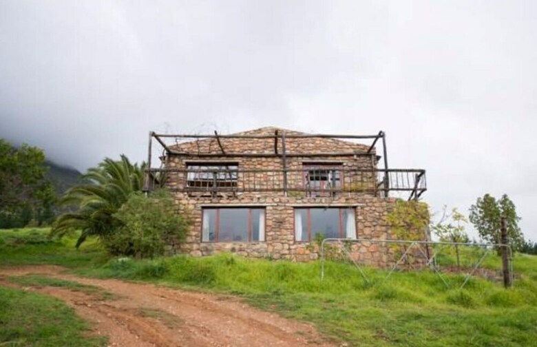 Kliphuis Stone Cottage