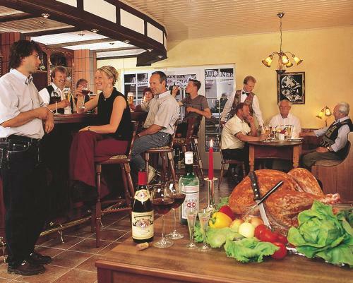 Hostal Hotel Zur Wolfsschlucht - Das Wolfshotel Am Arendsee