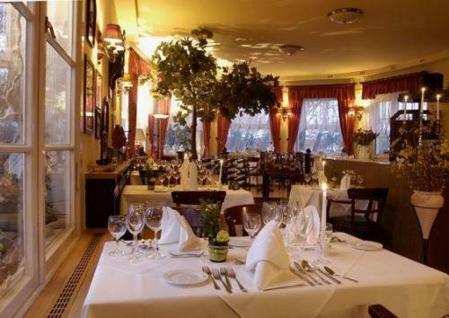 Hostal Wirtshaus Am See