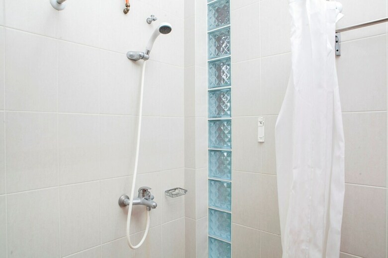 Hotel Reddoorz Plus Near Dago Pakar