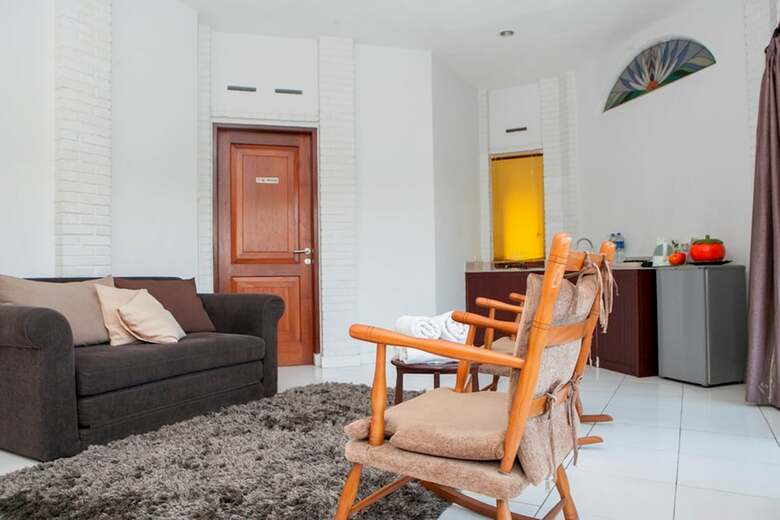 Hotel Reddoorz Plus Near Dago Pakar