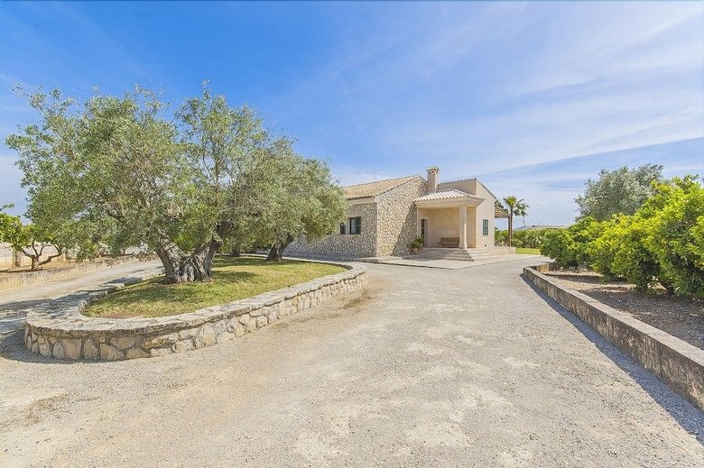 Villa Finca Es Rasquell