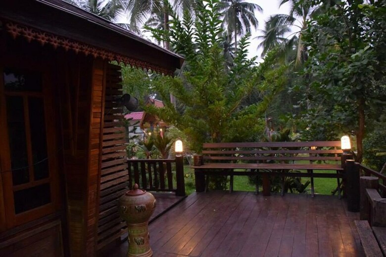 Hotel Reuanmai Onanong