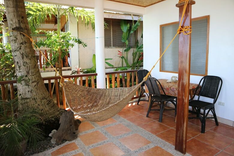 Hotel Golden Monkey Cottages