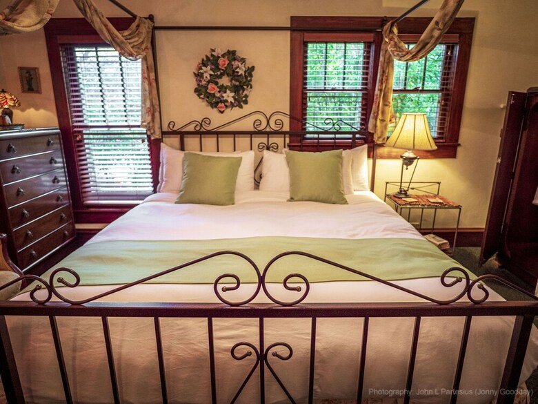 Cliff Cottage Inn - Victorian B&B And Boutique Hotel