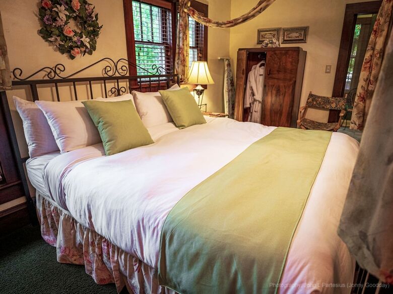 Cliff Cottage Inn - Victorian B&B And Boutique Hotel