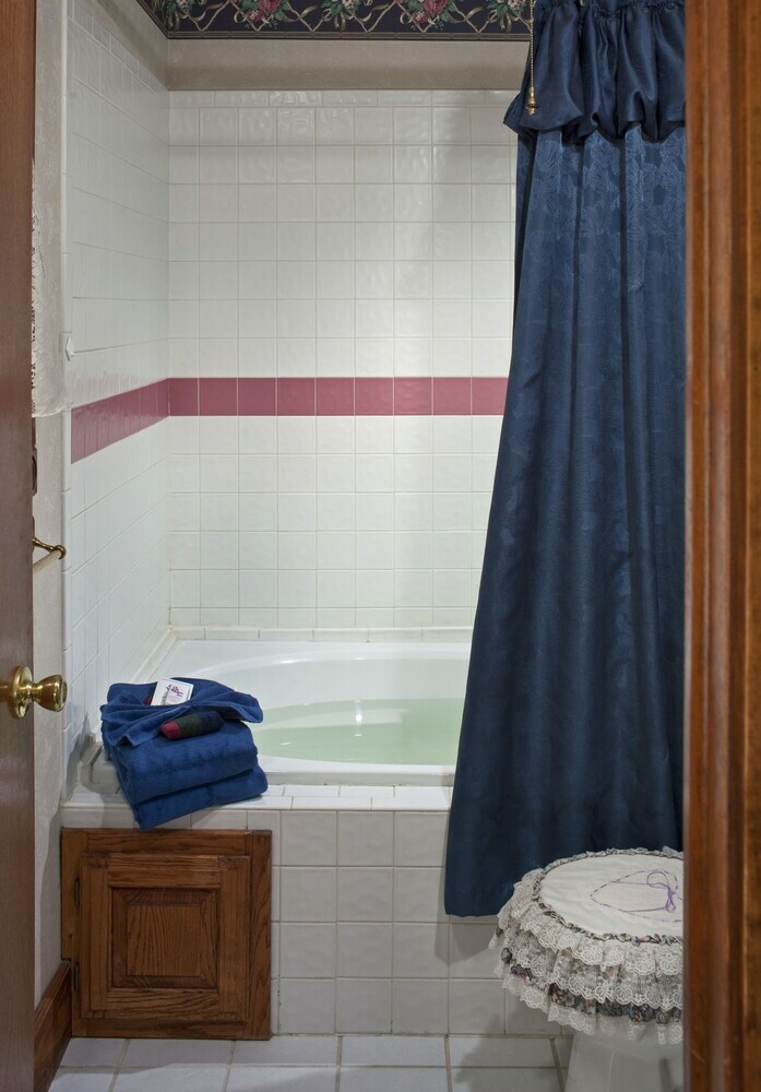 Cliff Cottage Inn - Victorian B&B And Boutique Hotel