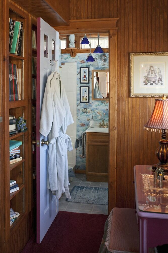 Cliff Cottage Inn - Victorian B&B And Boutique Hotel