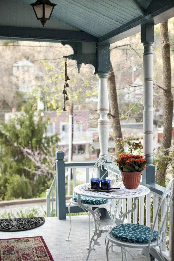 Cliff Cottage Inn - Victorian B&B And Boutique Hotel