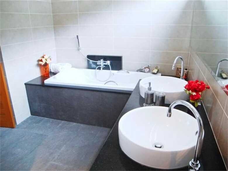 Skylight 2 Bedrooms Villa In Kamala