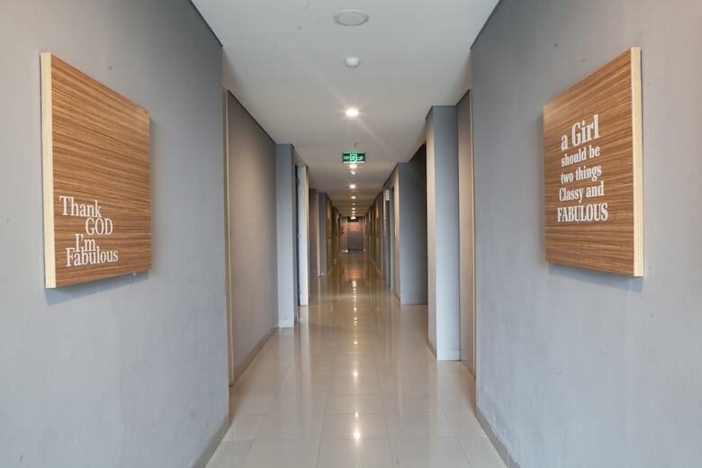 Hotel Reddoorz Plus Near Bandung Station 2