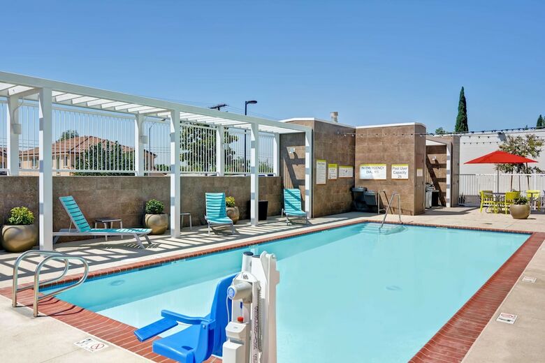 Hotel Home2 Suites By Hilton Azusa