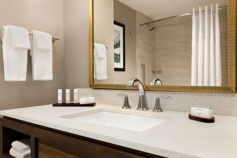 Hotel Embassy Suites By Hilton Wilmington Riverfront