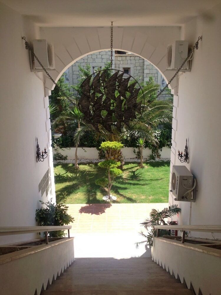 Lapis Port Sorf Hotel
