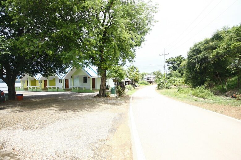 Hotel Chompoo Resort