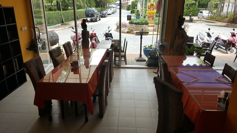 Hotel Pitstop Restaurant And Guesthouse