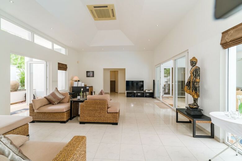 Luxury Pool Villa 52