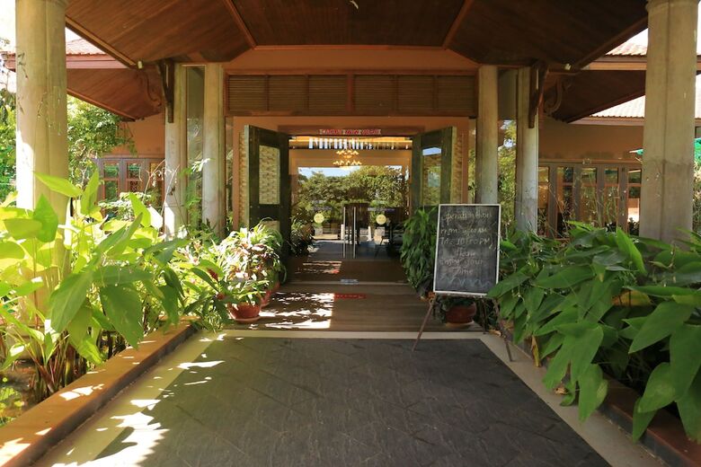 Hotel Romduol Island Chalet