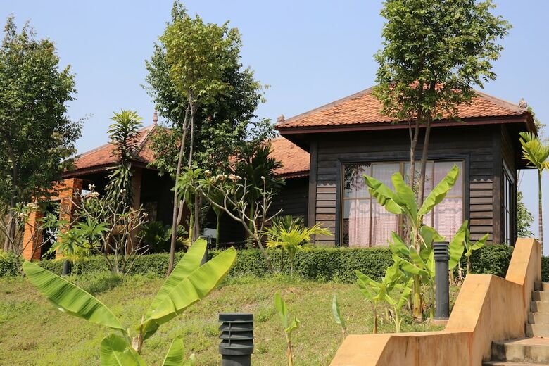 Hotel Romduol Island Chalet