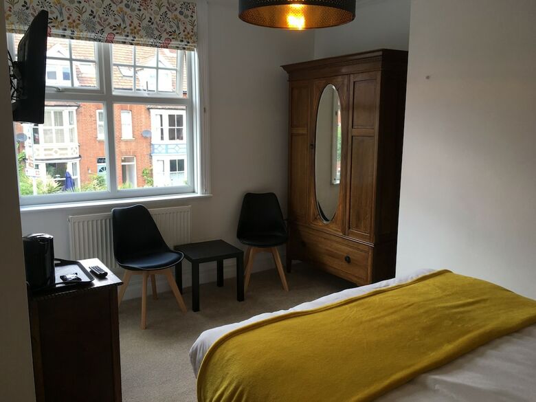 Bed & Breakfast Holway House