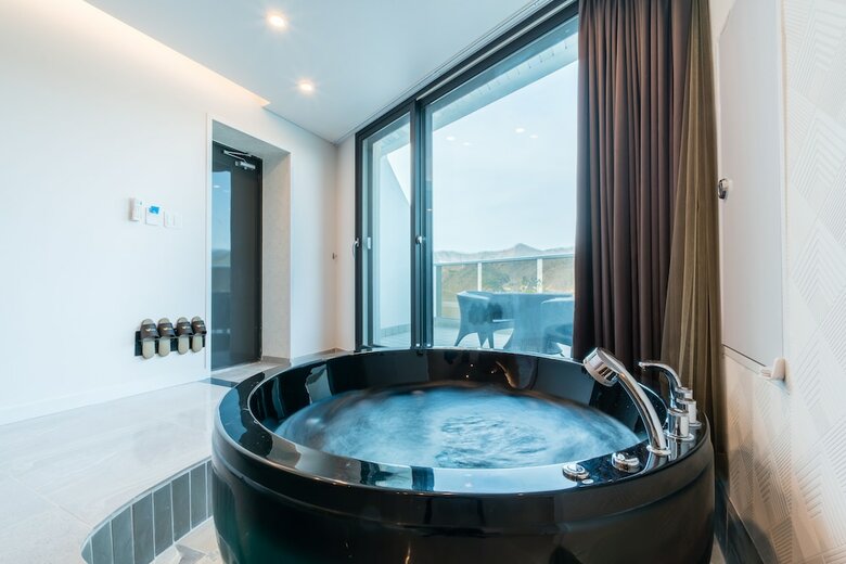 Hotel W Jiwoo Resort