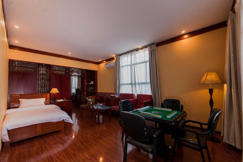 Dali Yinfeng Hotel