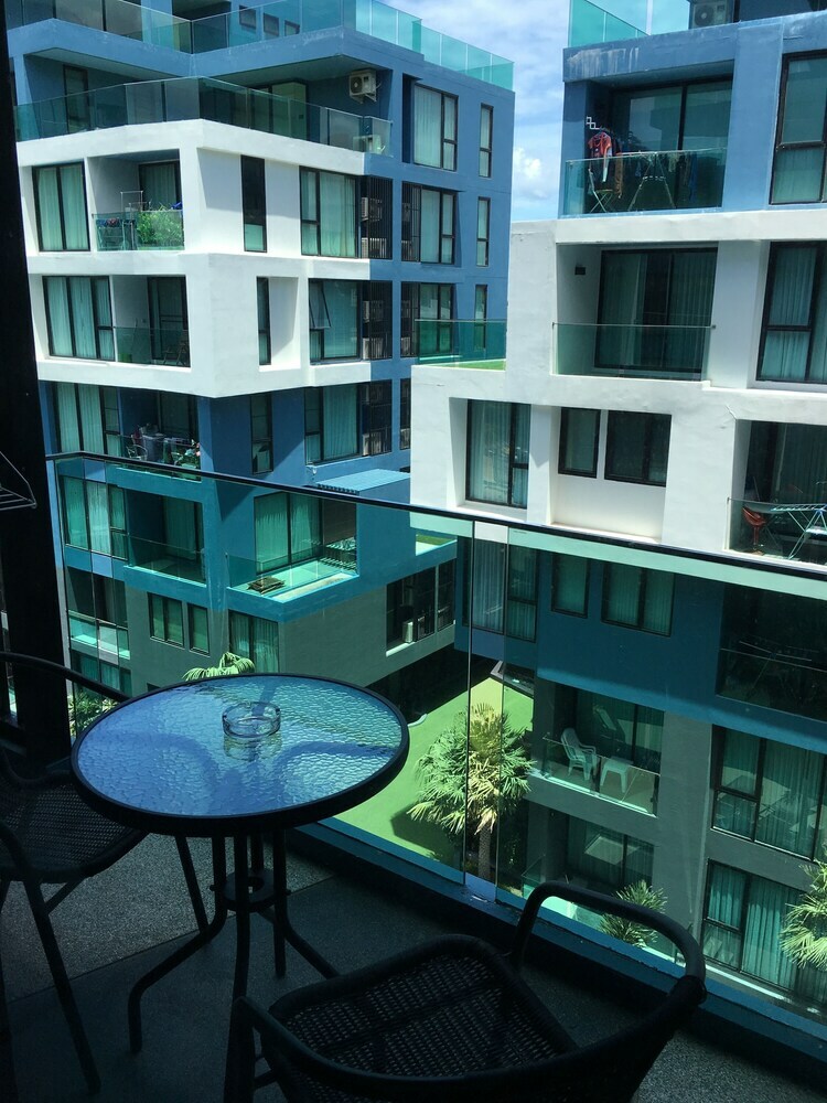 Acqua Condo - 505 By Axiom