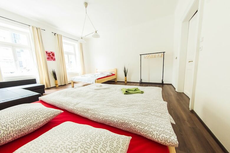 Freedom Rooms And Apartments