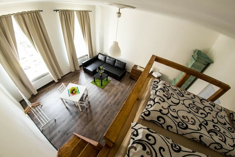 Freedom Rooms And Apartments