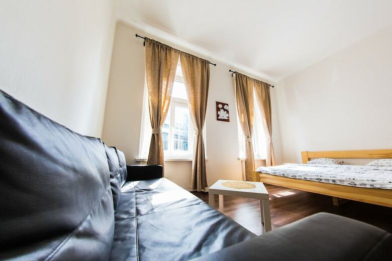 Freedom Rooms And Apartments