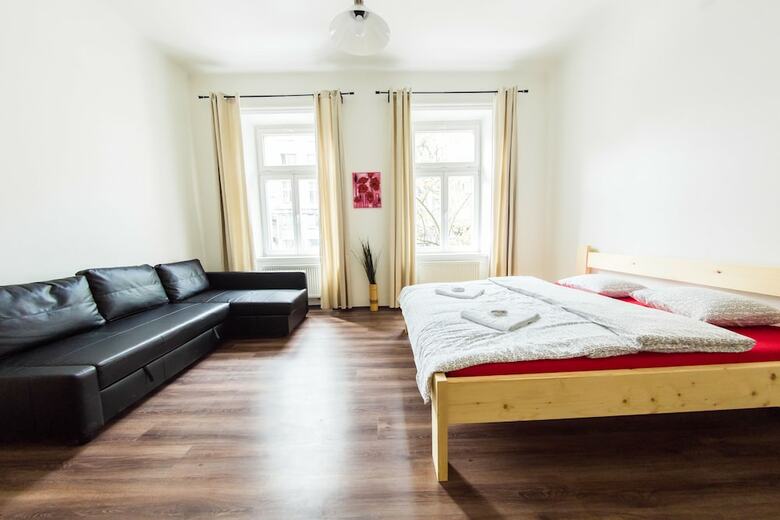 Freedom Rooms And Apartments