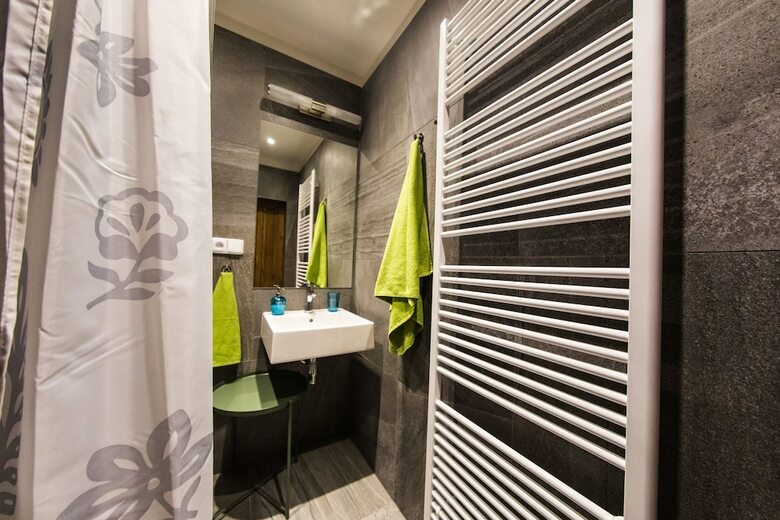 Freedom Rooms And Apartments