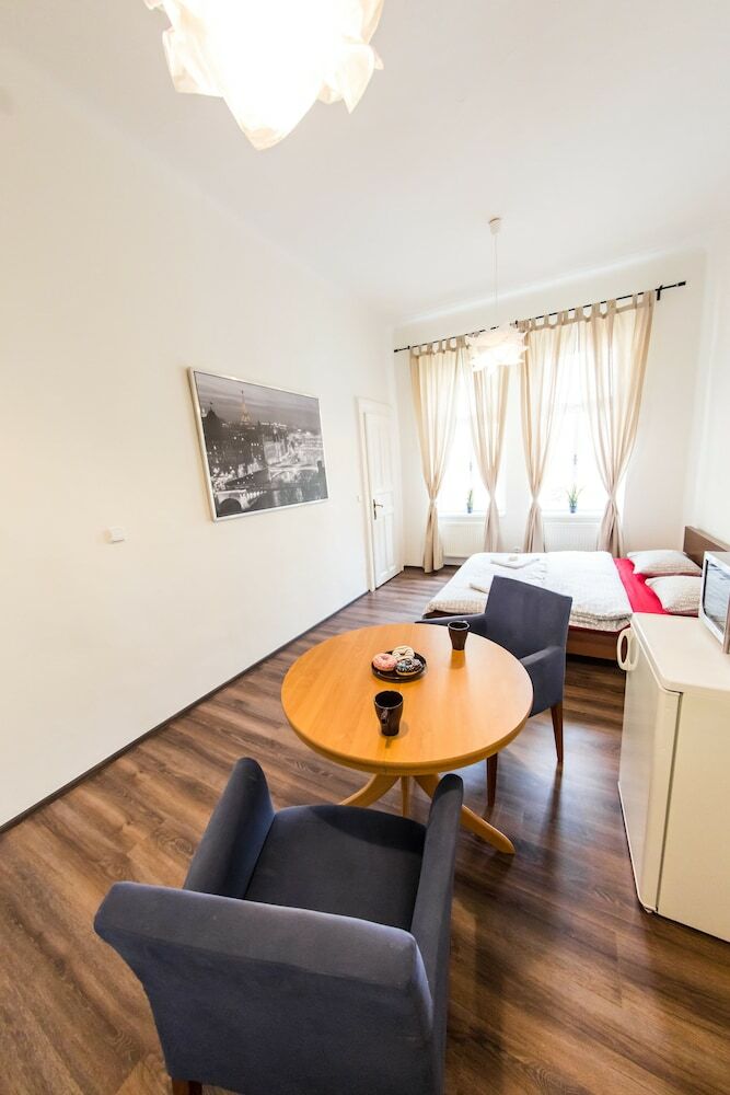 Freedom Rooms And Apartments