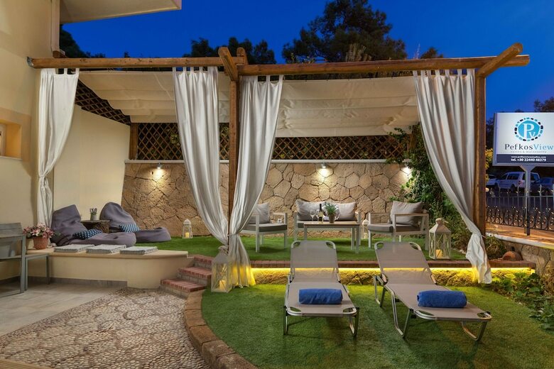 Aparthotel Pefkos View Suites & Maisonette