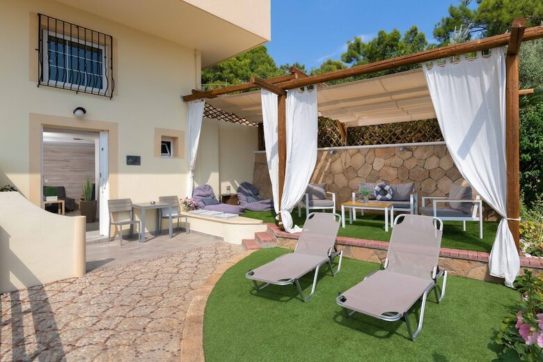 Aparthotel Pefkos View Suites & Maisonette
