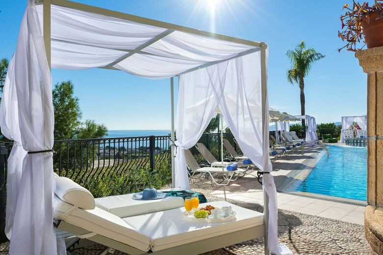 Aparthotel Pefkos View Suites & Maisonette