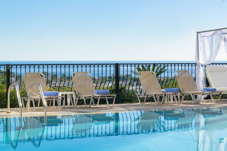 Aparthotel Pefkos View Suites & Maisonette