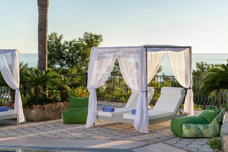 Aparthotel Pefkos View Suites & Maisonette