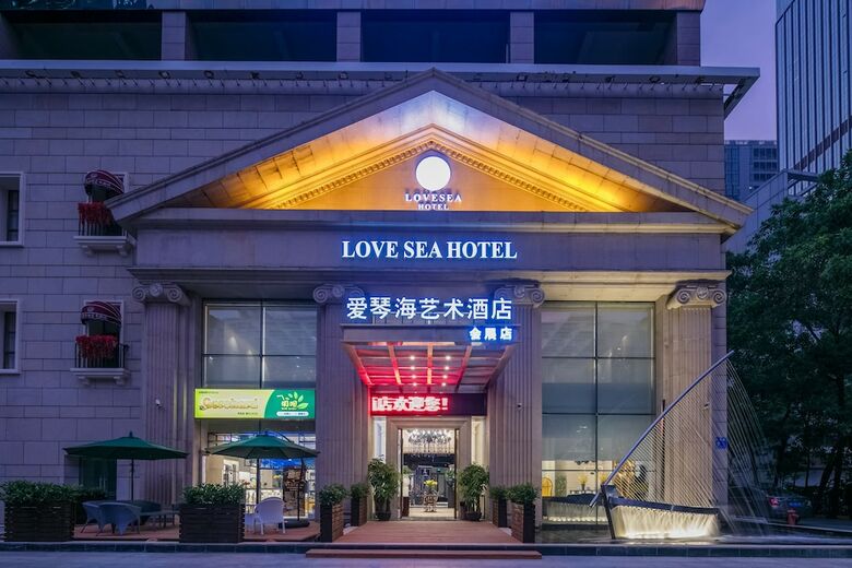 Love Sea Hotel