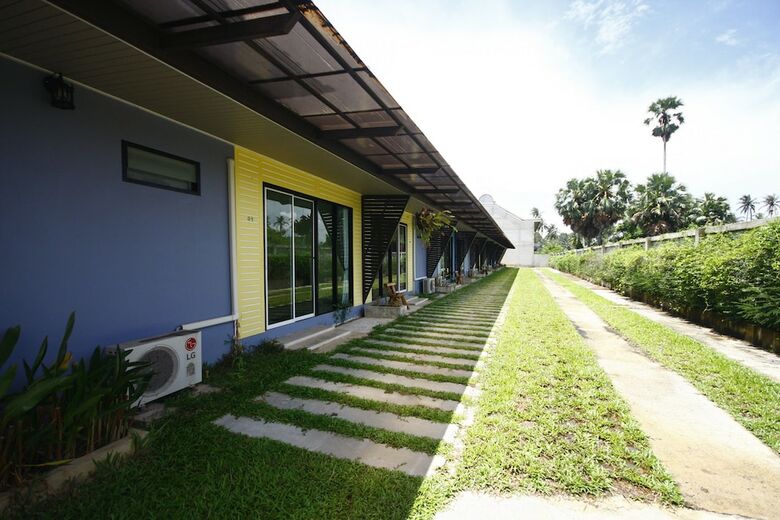 Hotel Wangthong Beach Resort