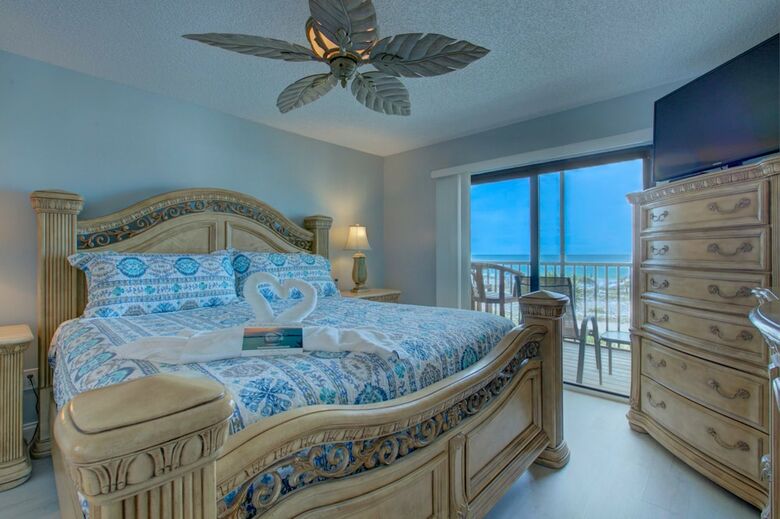 Beach Sands A 102 By Anna Maria